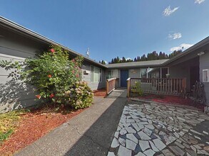 Building Photo - 432 Ermine St SE