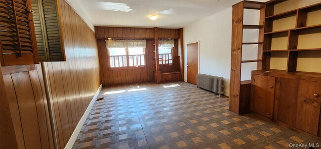 Building Photo - 40 King St