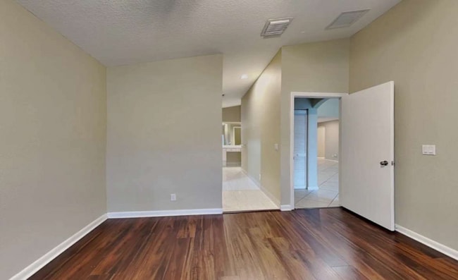 Building Photo - 3105 Torres Cir