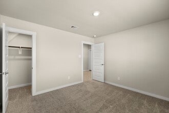 Building Photo - 3915 Sparkman Ln