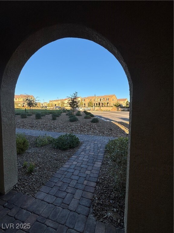 Foto del edificio - 2456 Bagnara Pl