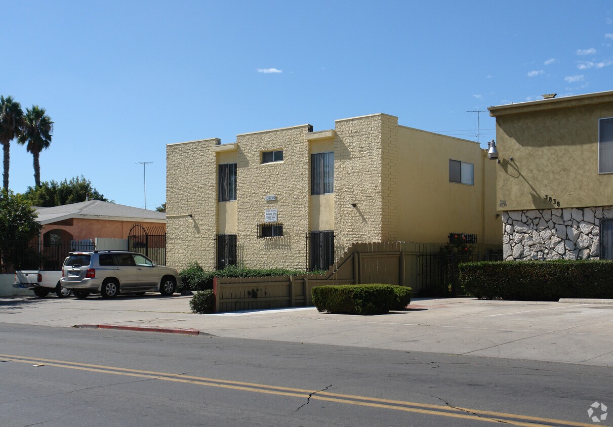 Primary Photo - 3830 Chamoune Ave
