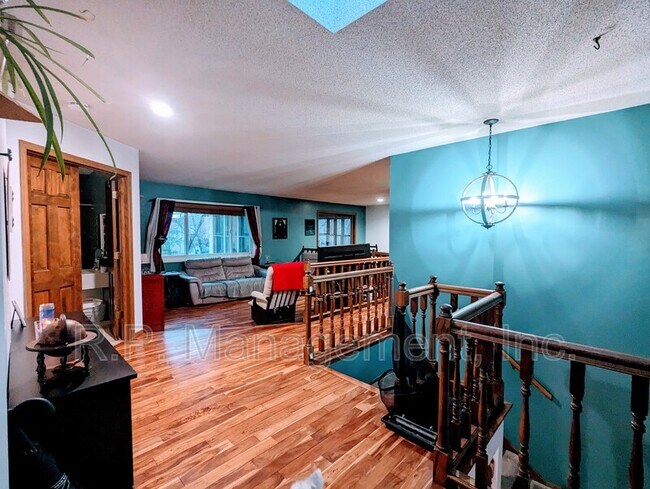 Building Photo - 11884 Evergreen Cir NW