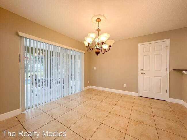 Building Photo - 4 br, 5 bath House - 2251 Victoria Dr