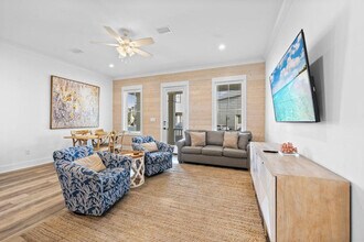 Building Photo - 7 W Gate