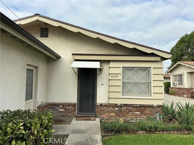 Foto del edificio - 6235 Oak Ave