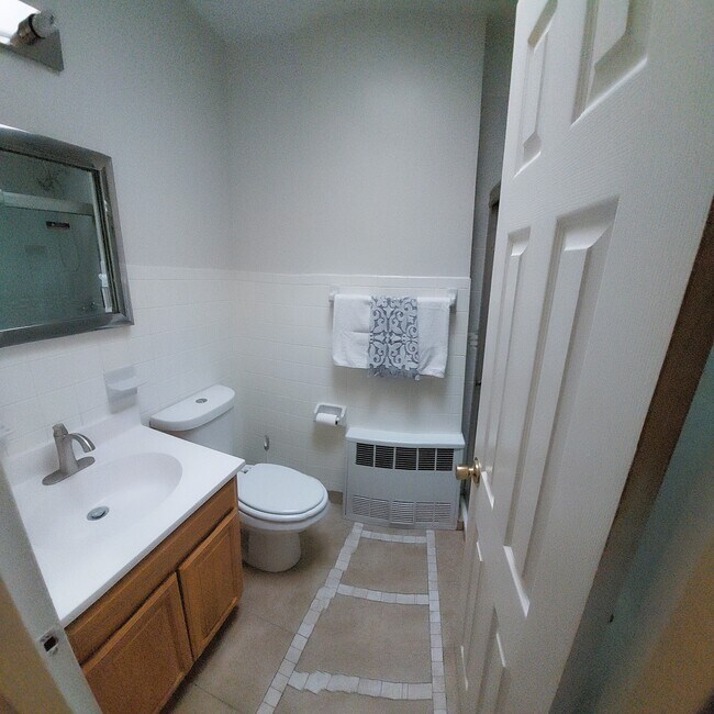 Foto del edificio - 745 E 101st St