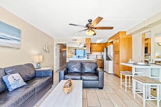 Building Photo - 8743 Thomas Dr