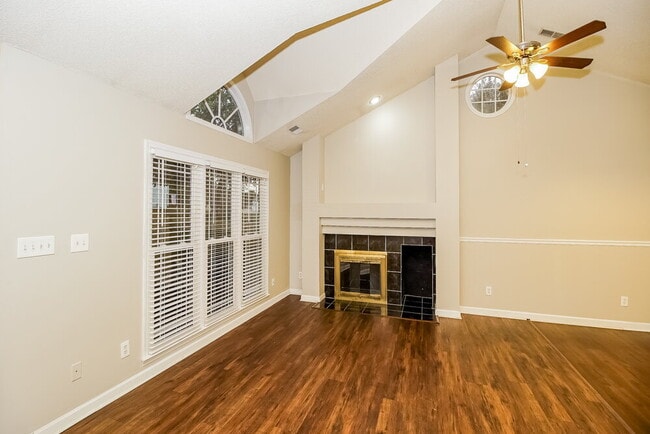 Building Photo - 7912 Trotter Rd