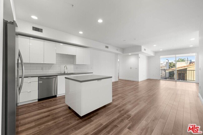 Foto del edificio - 1215 S Bedford St