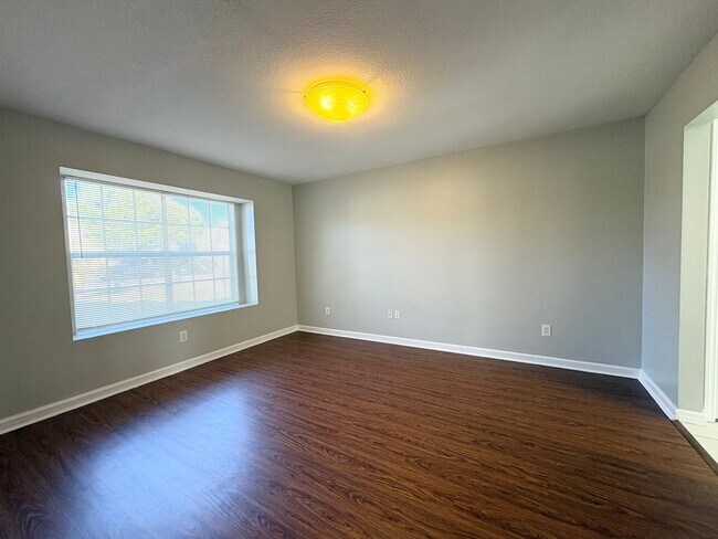 Foto del edificio - Gorgeous 4 BR Lake Mary home on Conservation lot - walking distance to Lake Mary HS