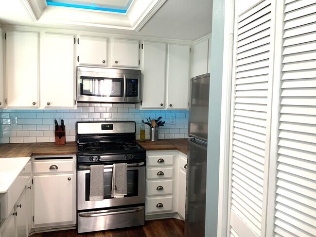 Foto del edificio - 955 E 3rd St