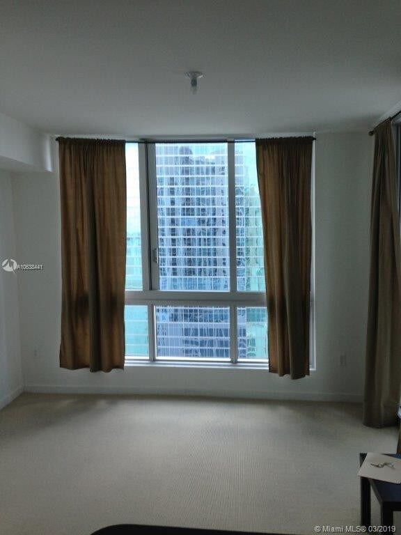 Foto del edificio - 300 S Biscayne Blvd