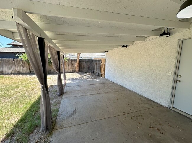 Building Photo - 3416 Cardamon Dr