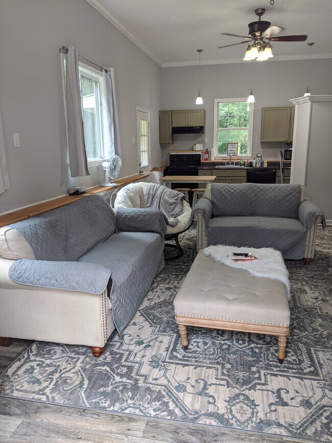 Building Photo - 201 PARTRIDGE CIR Apt.