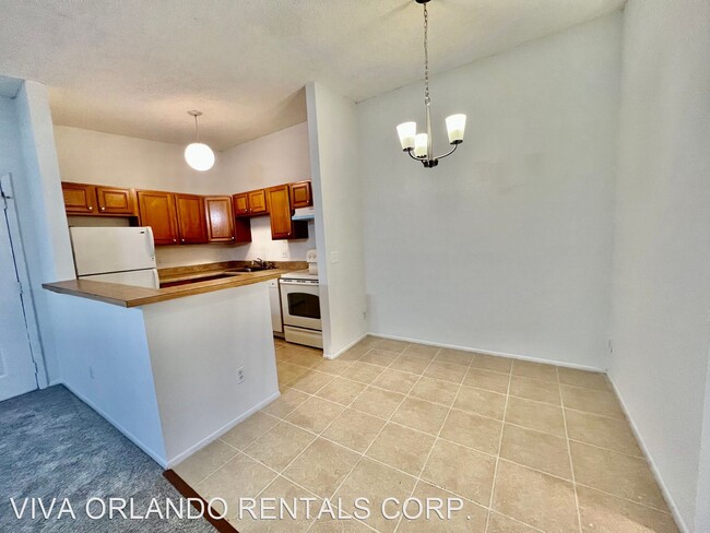 Building Photo - 2 br, 2 bath House - 2440 Oak Park Way #204