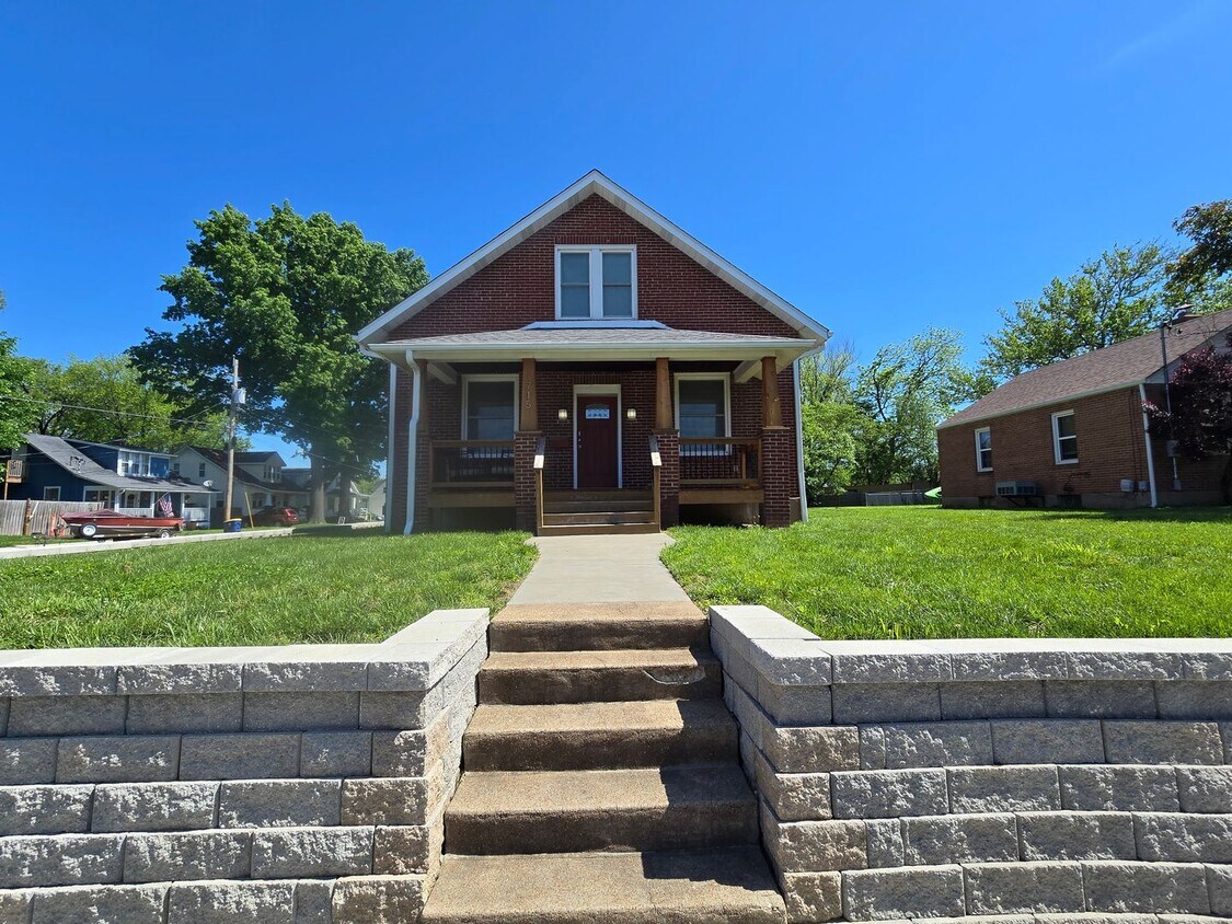 Foto principal - Charming 4BR/2.5BA Home in Historic Washin...