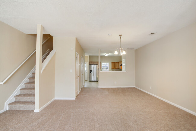 Foto del edificio - Lake view, 4b/2.5ba Jonesboro Townhome!!