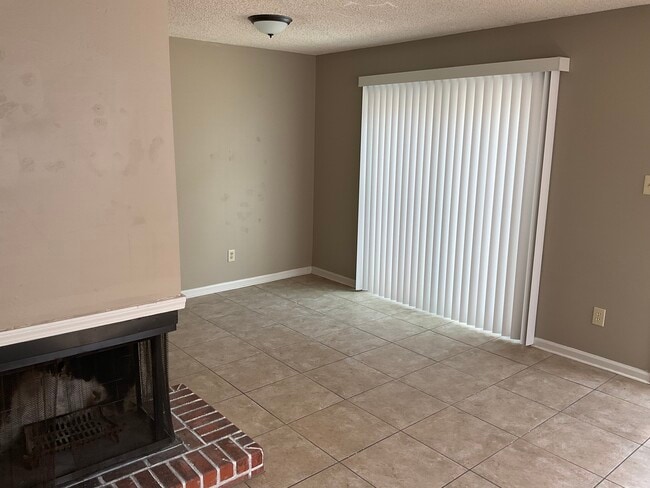 Building Photo - 107 Coulee Dr