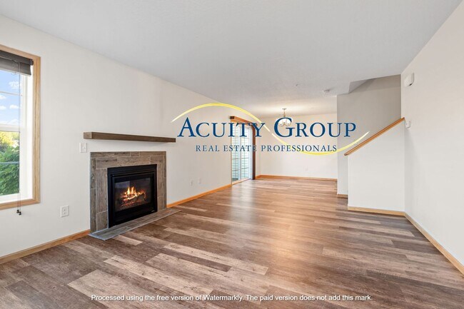 Building Photo - 3 Bedroom, 3 bath Town Home in Ramsey!