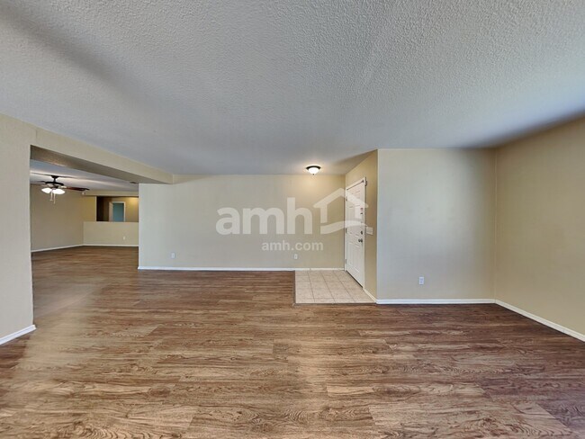 Building Photo - 5020 E Butterweed Dr