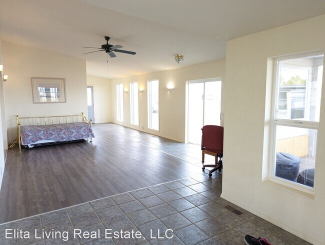 Building Photo - 2 br, 2 bath House - 1079 K.8 NE