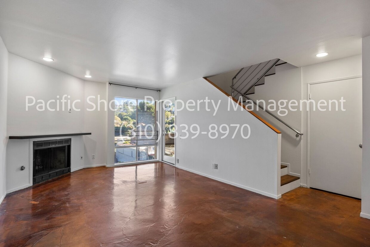 Foto principal - 2339 Hyperion Ave