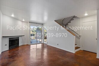 Building Photo - 2339 Hyperion Ave