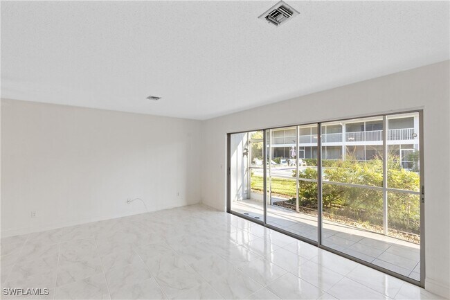 Foto del edificio - 25500 Cockleshell Dr