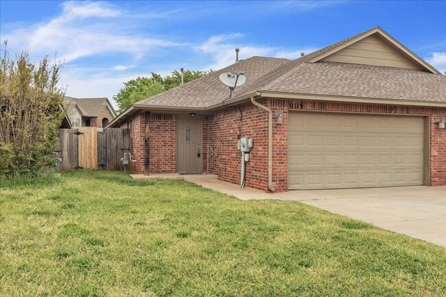 Photo - Adorable, Gated Neighborhood House