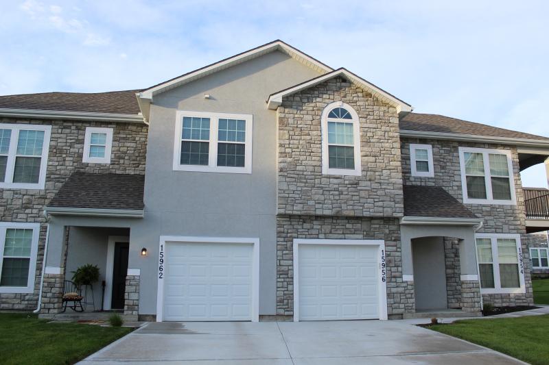 Primary Photo - 15977 S Crestview Dr