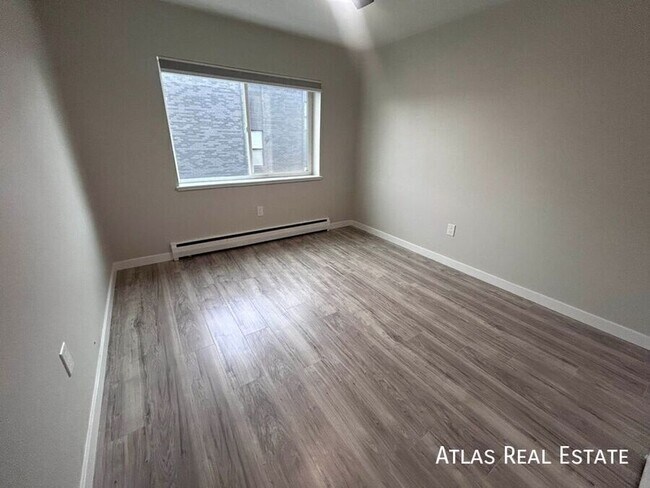 Foto del edificio - 551 S Fairfax St