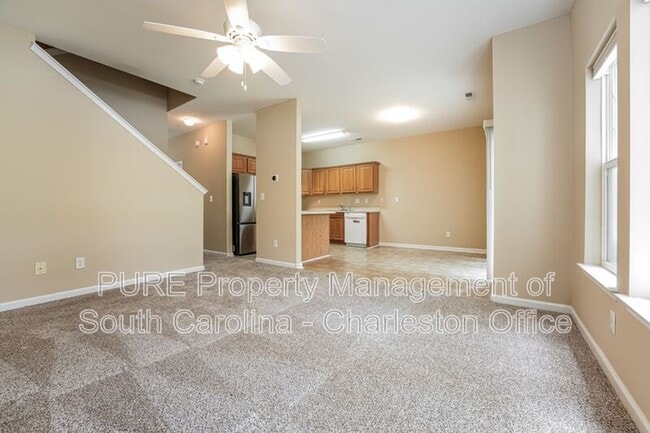 Building Photo - 148 Grand Oaks Dr