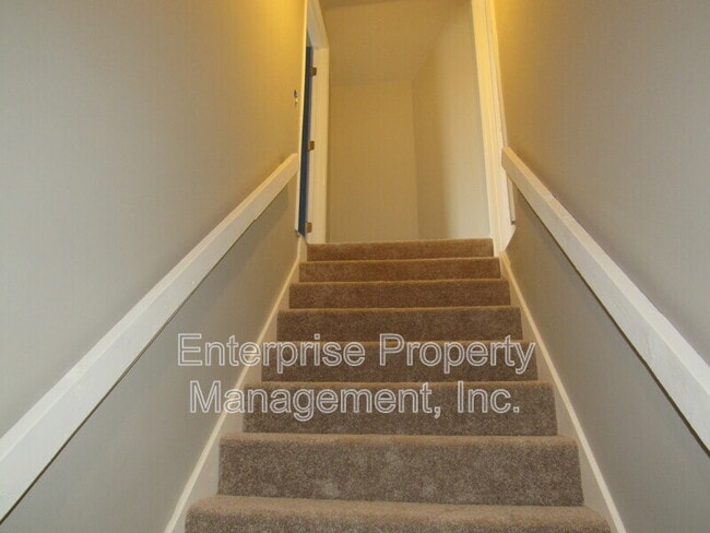 Foto del edificio - 7037 Meadowlands Pl