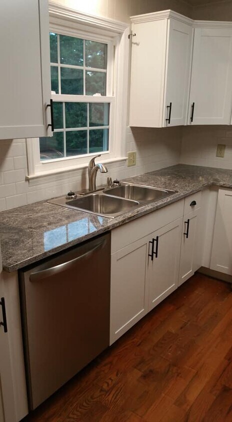 Foto principal - 119 Karen drive