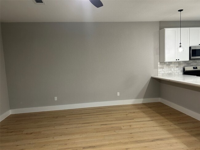 Building Photo - 9914 Fillmore St