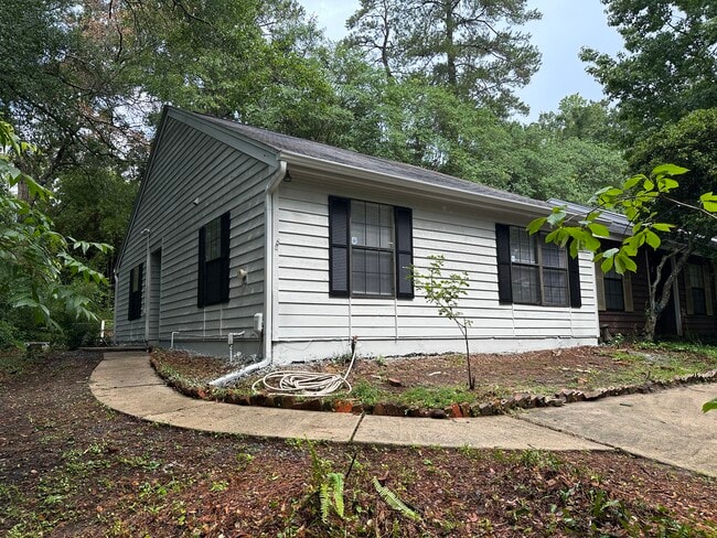 Building Photo - 2400 Talco Hills Dr