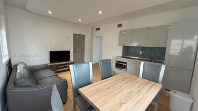 Building Photo - 600 15th St