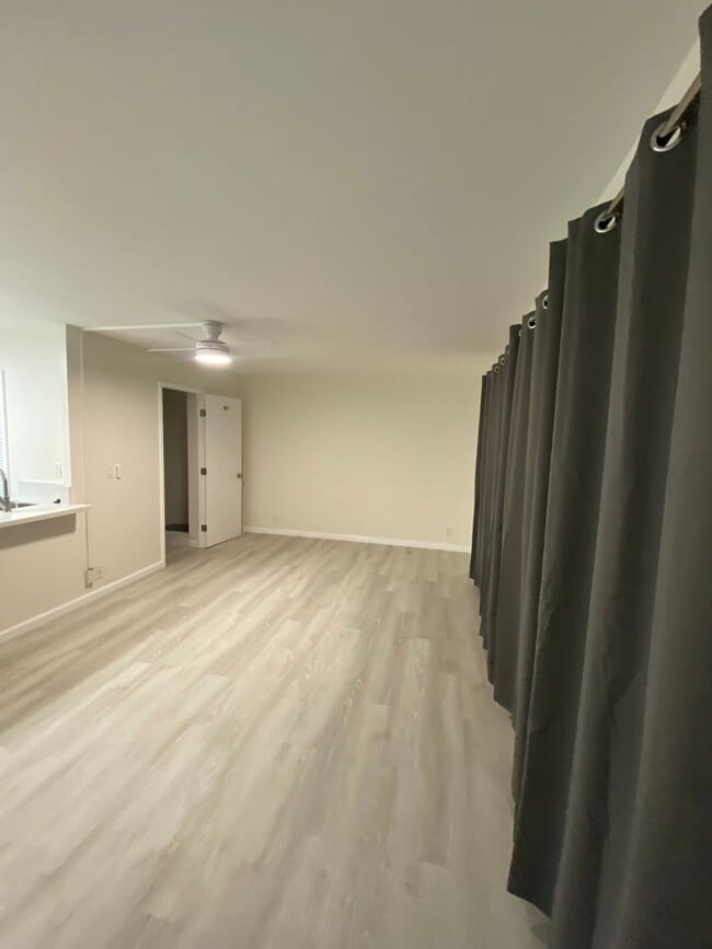 Foto del edificio - Newly Renovated 1 Bed. 1, Bath, 1 parking in Moilili.