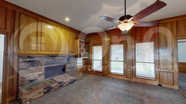 Foto del edificio - 918 Green Brook Dr