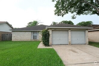 Building Photo - 22015 Kenlake Dr
