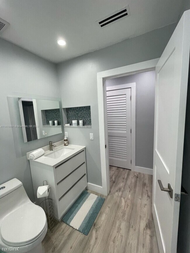 Building Photo - 3 br, 3 bath House - 208 Orange Blossom Rd...