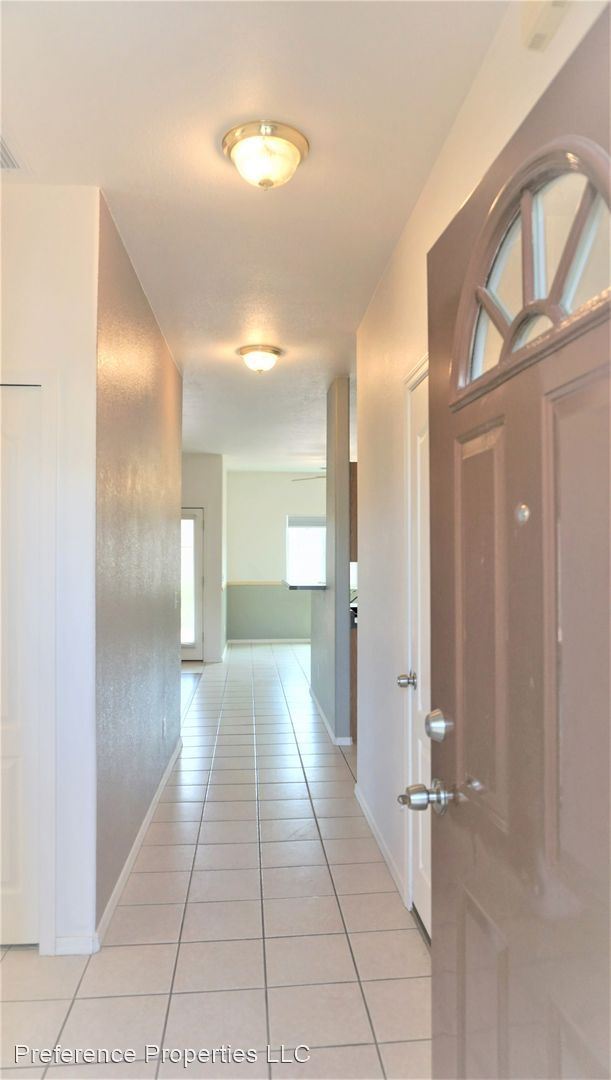 Building Photo - 3 br, 2 bath House - 743 Four Winds Circle