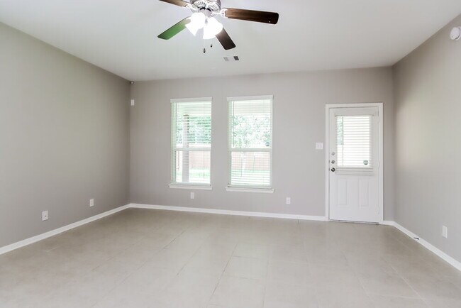 Foto del edificio - 614 Companion Dr