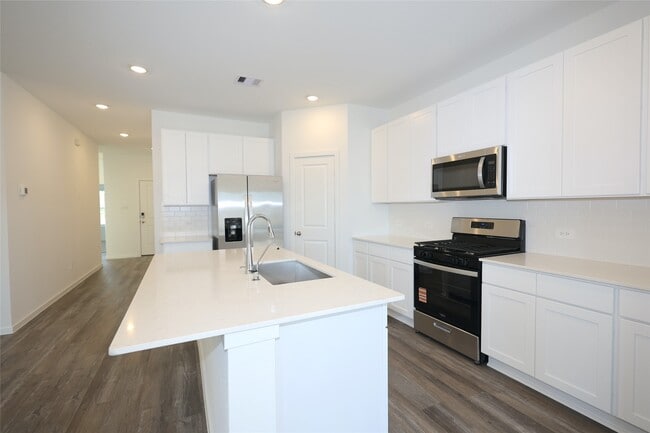 Building Photo - 27727 Oasis Rdg Dr