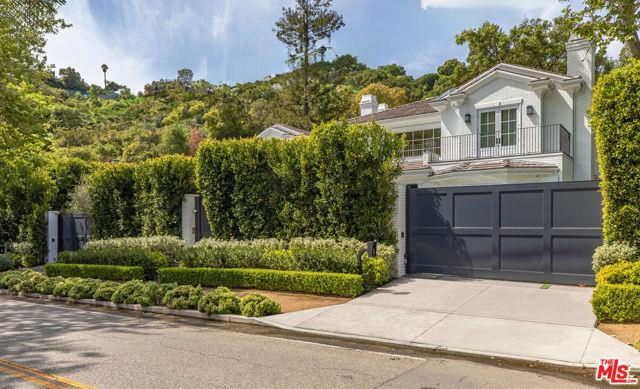 Foto del edificio - 1943 Mandeville Canyon Rd