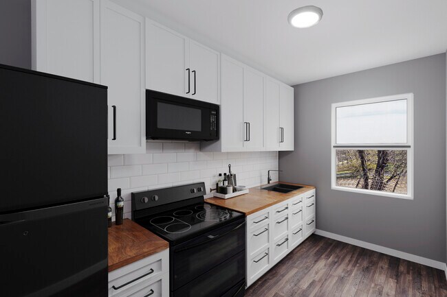 Foto del edificio - 3118 E 49th St