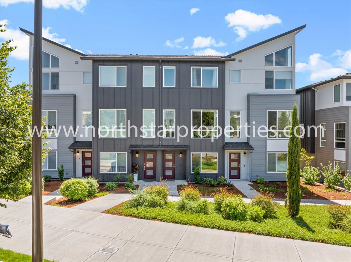 Primary Photo - Fresh and Modern Townhome