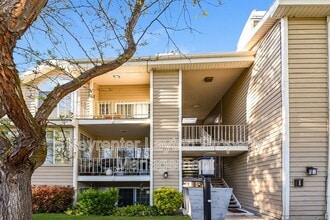 Building Photo - 650 S Main St