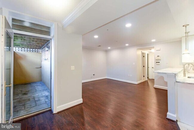 Building Photo - 1323 Clifton St NW